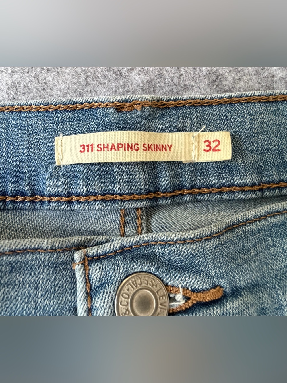 Levi's 311 Women's Shaping Skinny Jeans Light Blue Wash - Picture 9 of 10